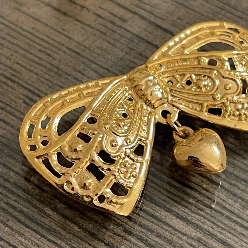 Vintage Carrington Jewelers Filigree 'Heart & Bow Pin' Dangle Brooch Gold-tone - Picture 15 of 16